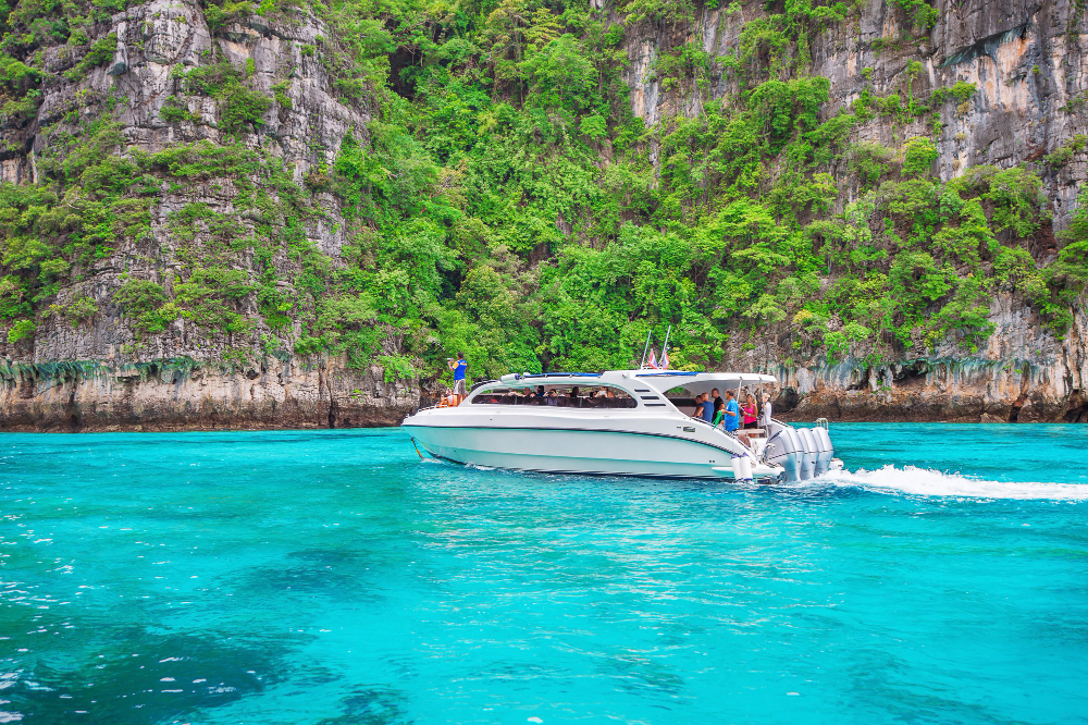 People enjoying the Caribbean's boating tours after relocation